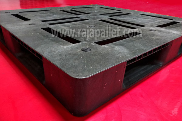 Jual Pallet Plastik Bekas Ukuran 110 x 110 x 14 cm Jual Pallet Plastik Bekas Ukuran 110 x 110 x 14 cm
