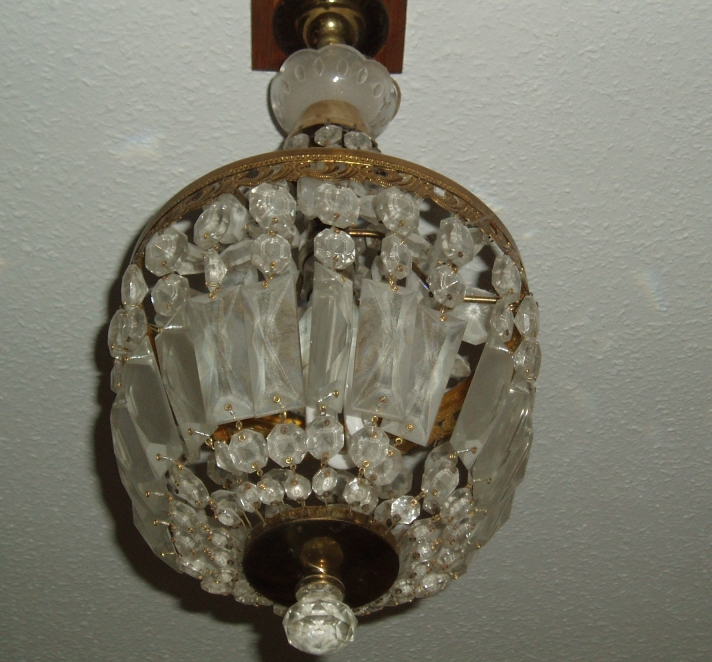 The1930s house Light fittings, storage and preserves