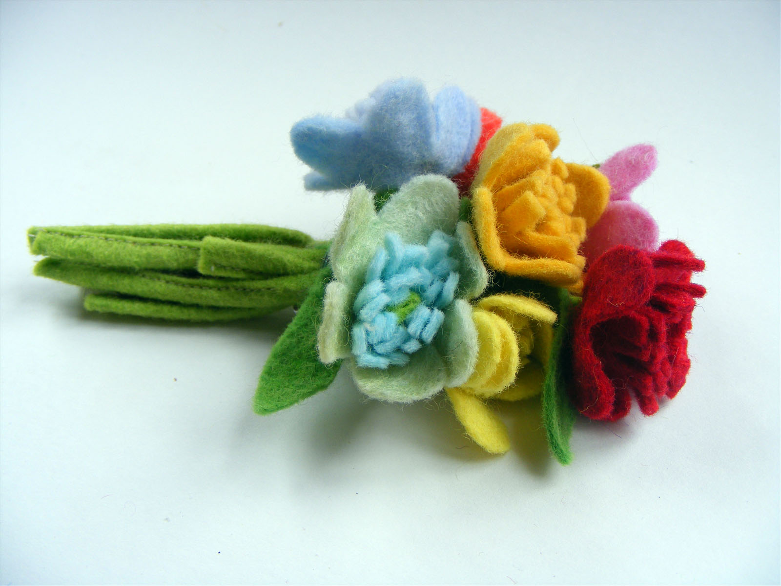 hens teeth Felt Flower Corsage Pattern