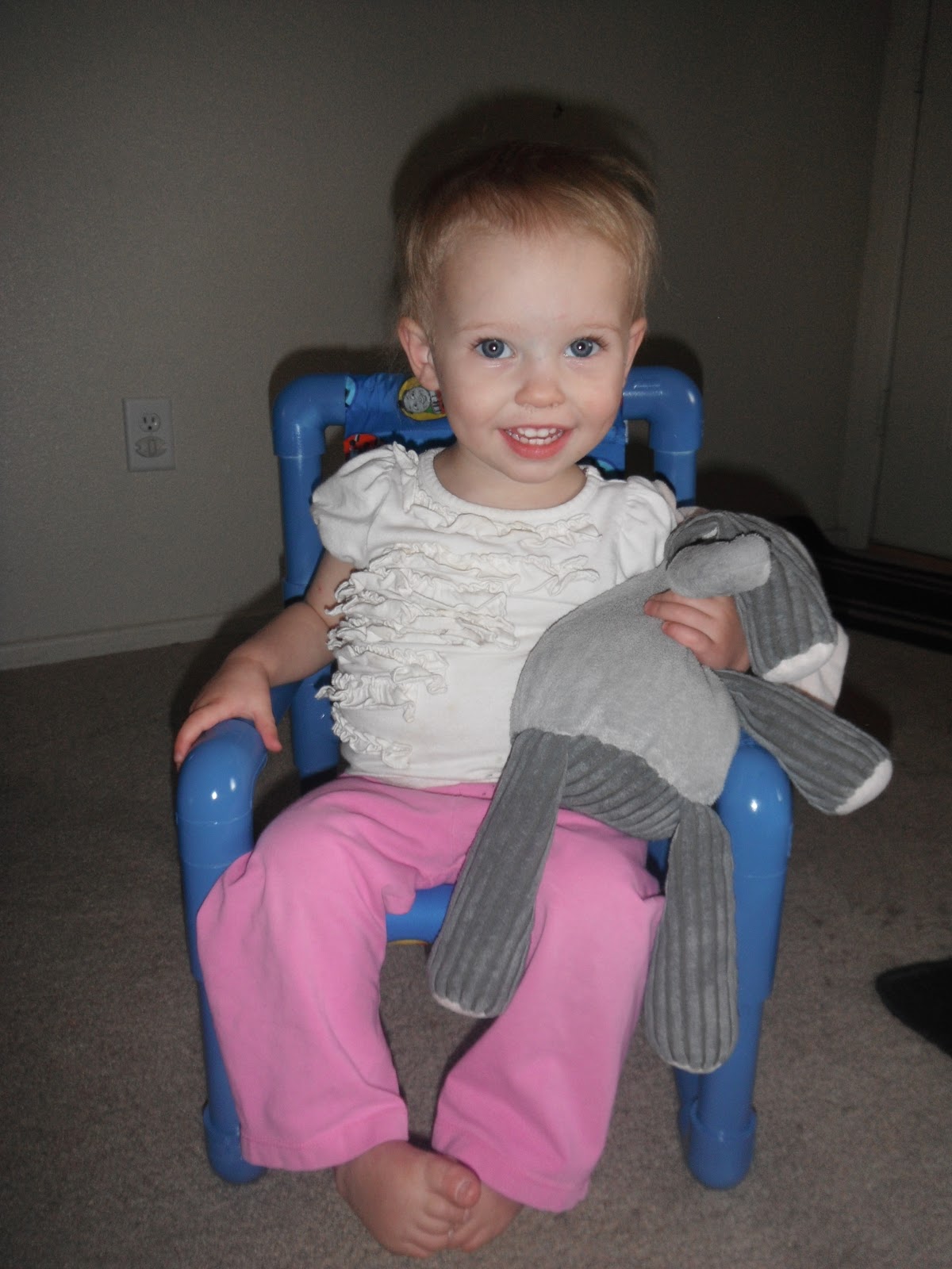 Crafting Weasels: PVC Kids Chair
