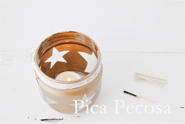 como-hacer-portavelas-diy-bote-cristal-reciclado-pintura-spray-navidad