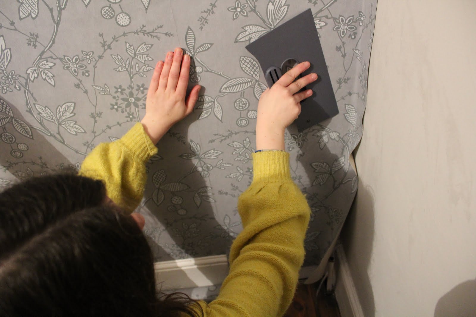DIY wallpapering tips