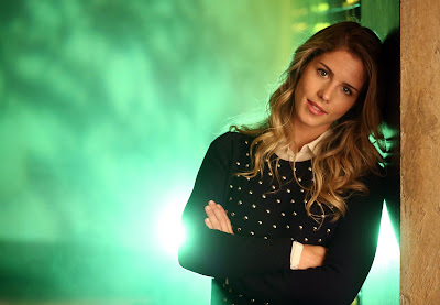 Emily Bett Rickards HD Wallpaper Emily Bett Rickards HD Wallpaper