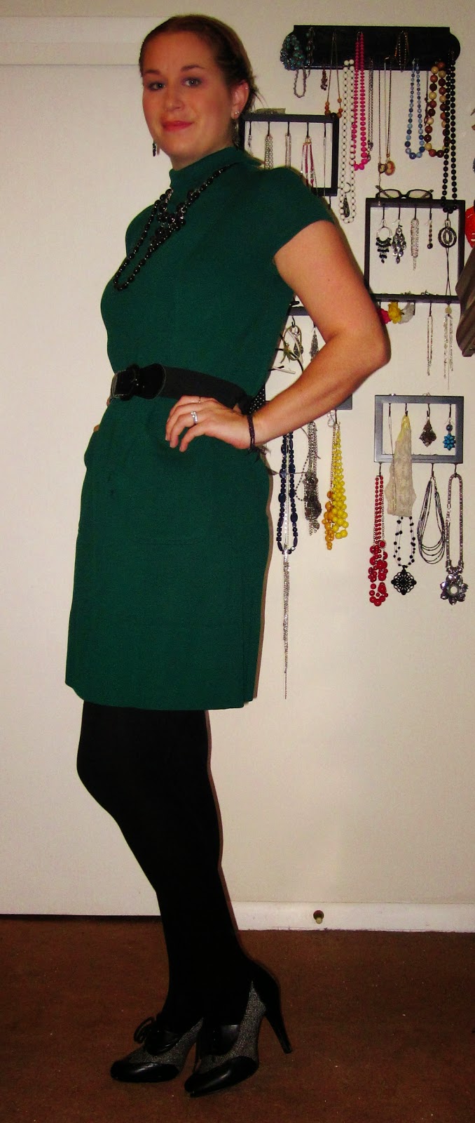 LowBudget Fashionista Little Green Dress