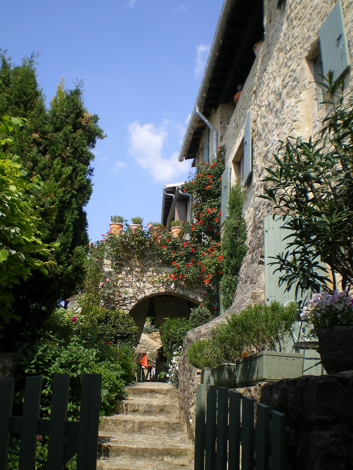DROMESCAPE - Randonnées en Drôme et Escapades photographiques: Mirmande