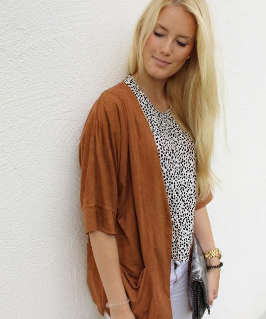 TheBlondeLion Look Dalmatian Print Wild leather Blazer Zara Costes 