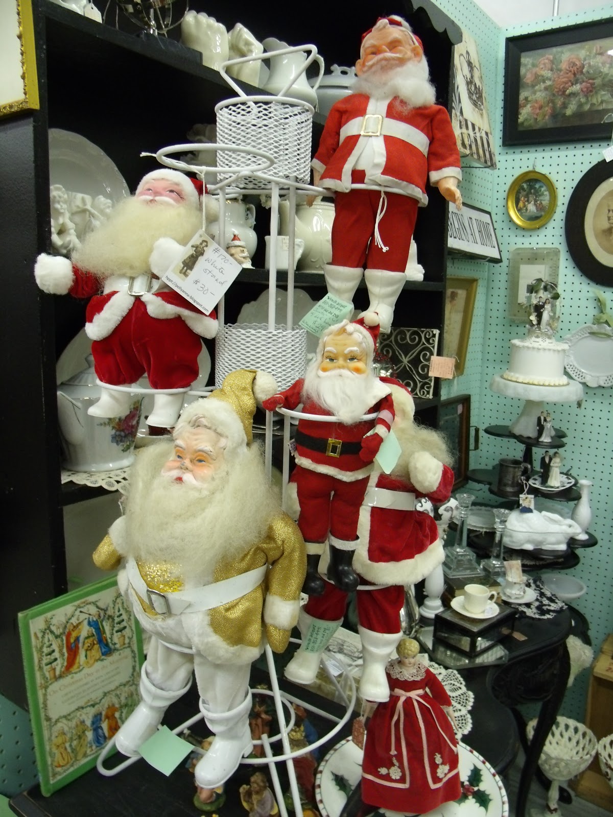 Pollyanna Reinvents: Treasures Antique Mall Christmas Open House