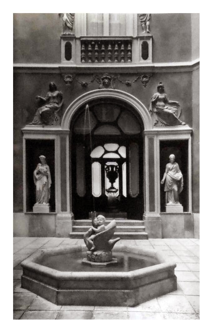 POSTALES DE VALENCIA MUSEO NACIONAL DE CERÁMICA GONZALEZ MARTÍN PATIO DE LUCES CON ESTATUAS