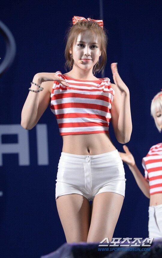 Eye Candy] 11 Sexiest Moments Of AOA Hyejeong! + Gifs | Daily K Pop News