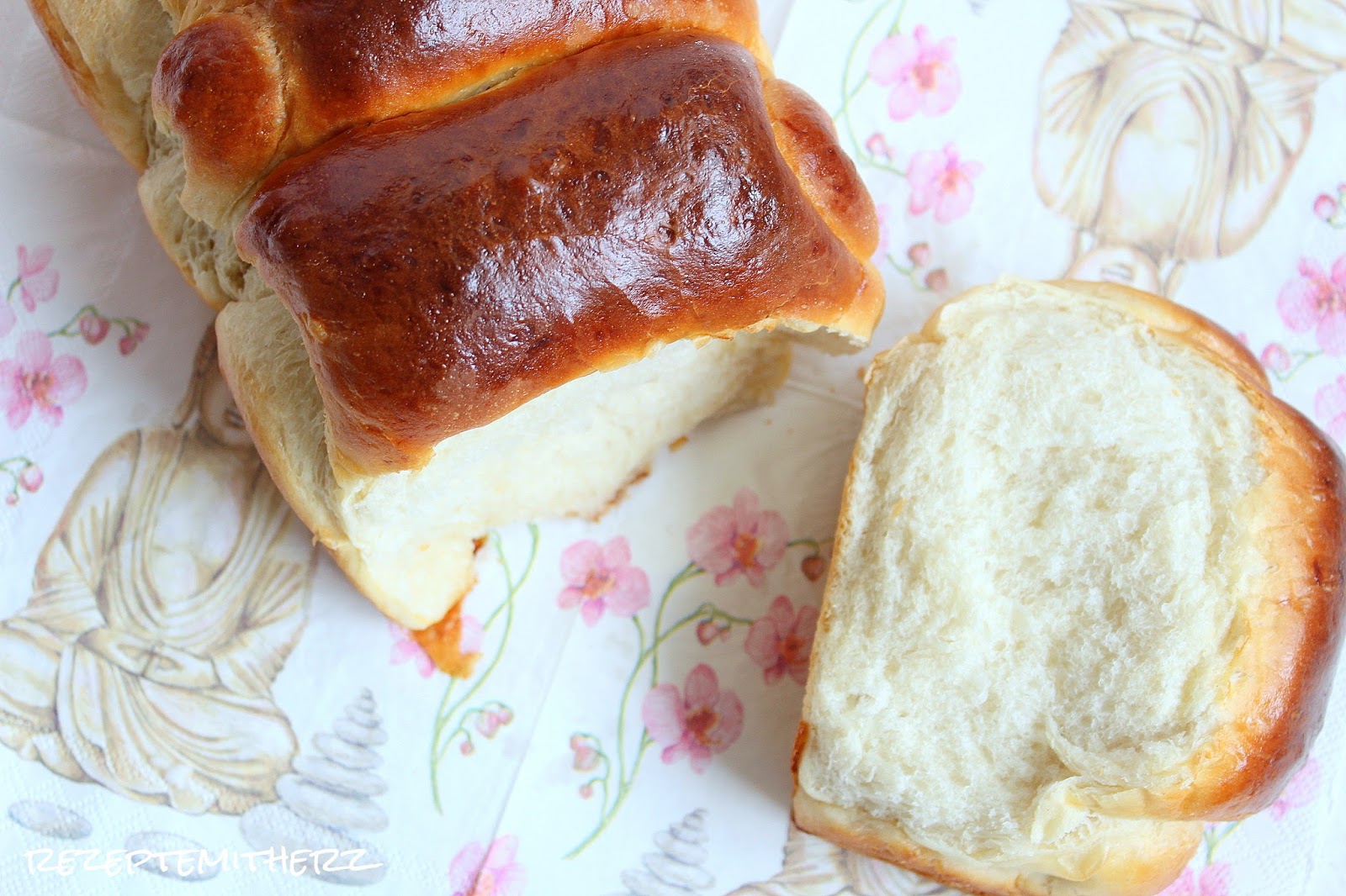 Rezepte mit Herz: Milchbrot Tangzhong - fluffigstes Sandwichbrot ever