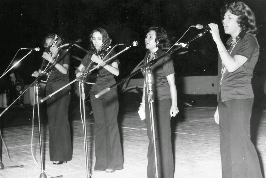 LAS VOCES DEL NUEVO DIA ( Lucila y Beba Morales, Marité Sanchez y Silvia Pose)