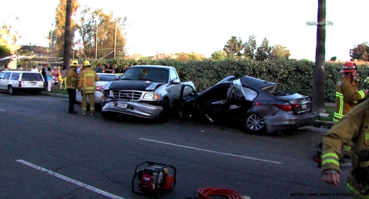 Street racing possible cause of Van Nuys multi car crash