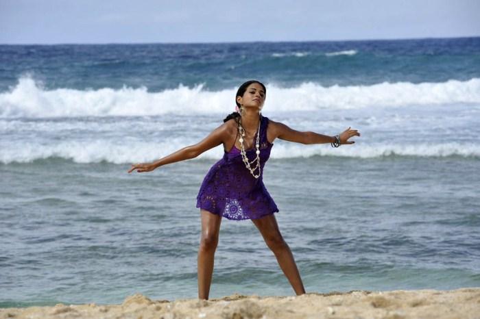 Shraddha Das mogudu bikini pic1 - Shraddha Das mogudu beach bikini pics - hot