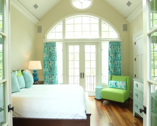 Dormitorio en colores turquesa con una foto Dormitorio en colores turquesa con una foto