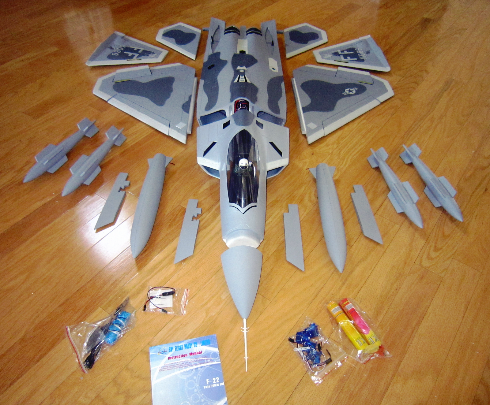 z8rc Banana Hobby F22 Raptor (41" Wingspan) Build and Flight Review