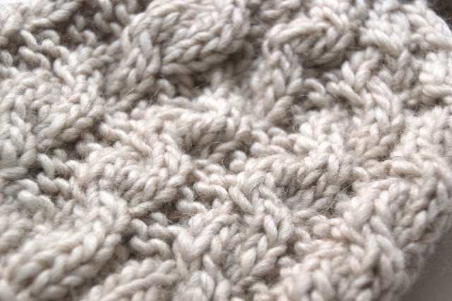 Tutorial de lana: Como hacer gorro trenzado ochos (patrones gratis)