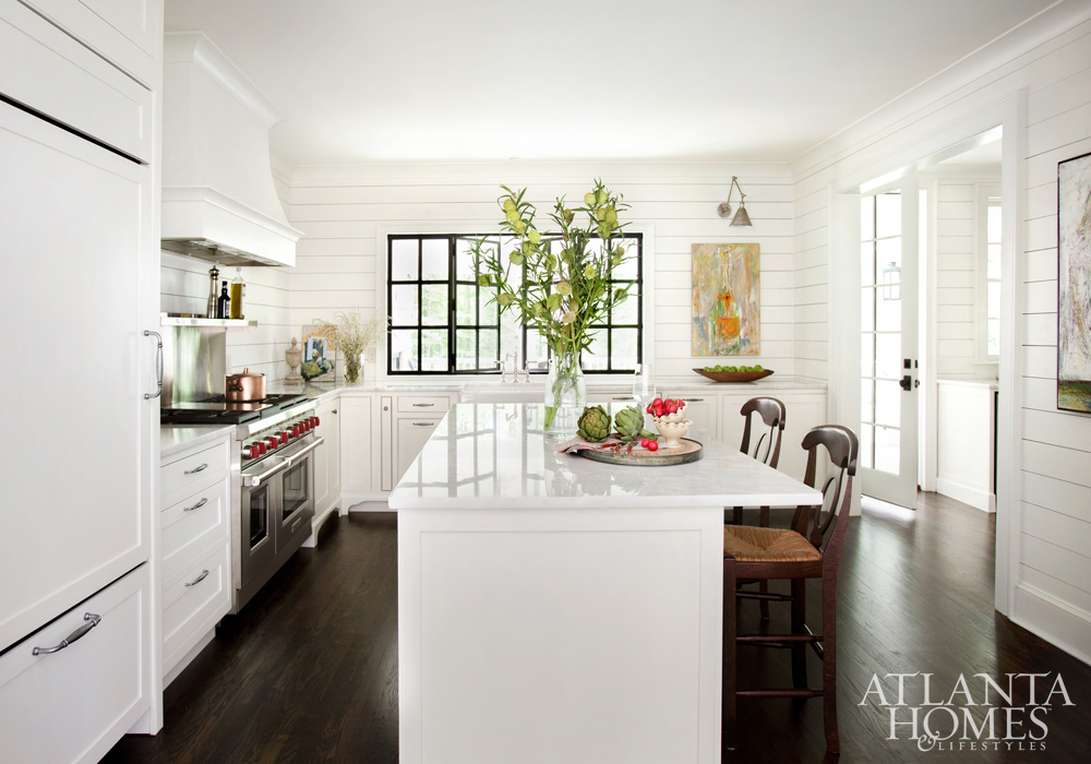 Inspiring and beautiful white modern farmhouse kitchen design via Hello Lovely Studio