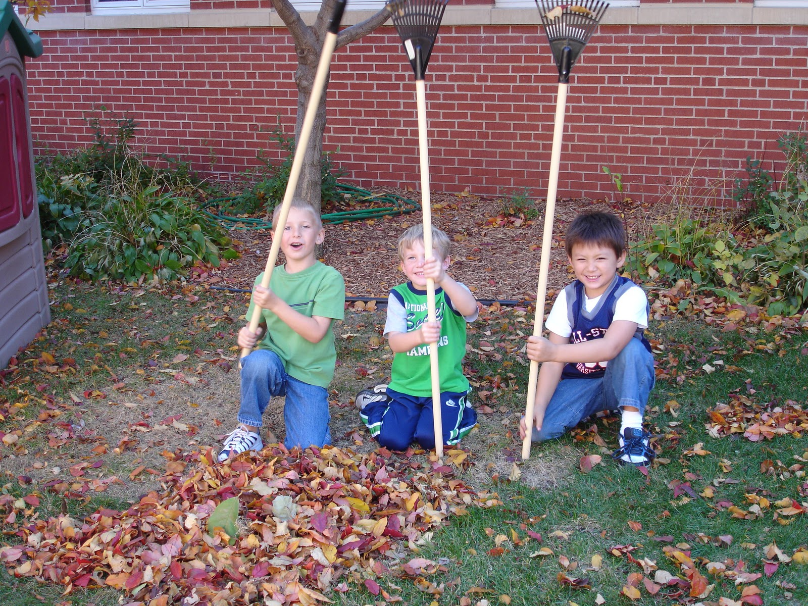 The Very Hungry Preschoolers: Raking Leaves