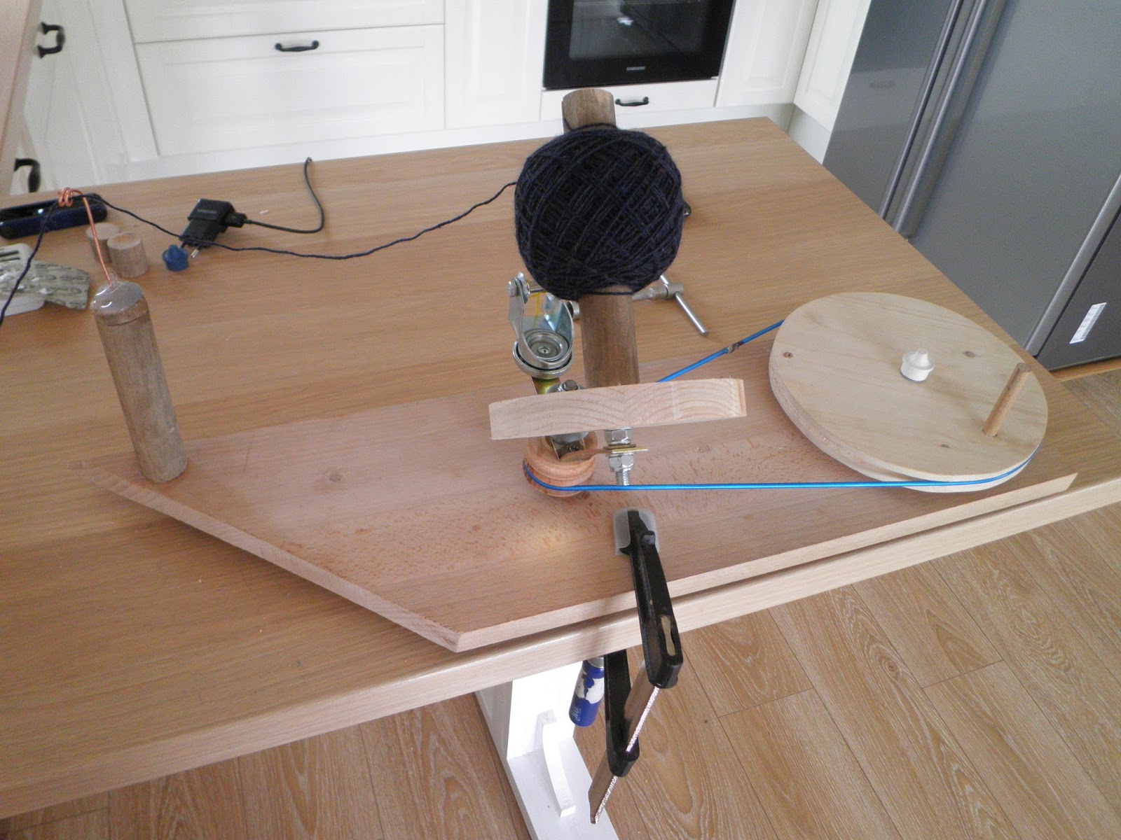 DIY Yarn ball winder from scraps Knitwear and Crafts