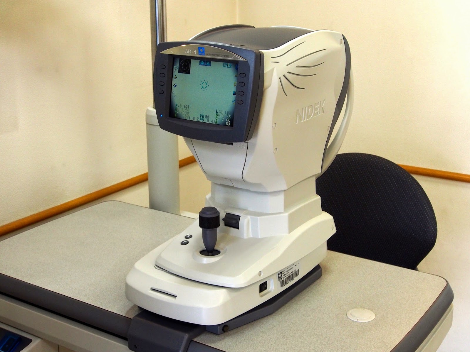 【導入】NIDEK（ニデック）オートレフラクトメーター「AR1」 愛知県岡崎市で1882年創業の眼鏡専門店