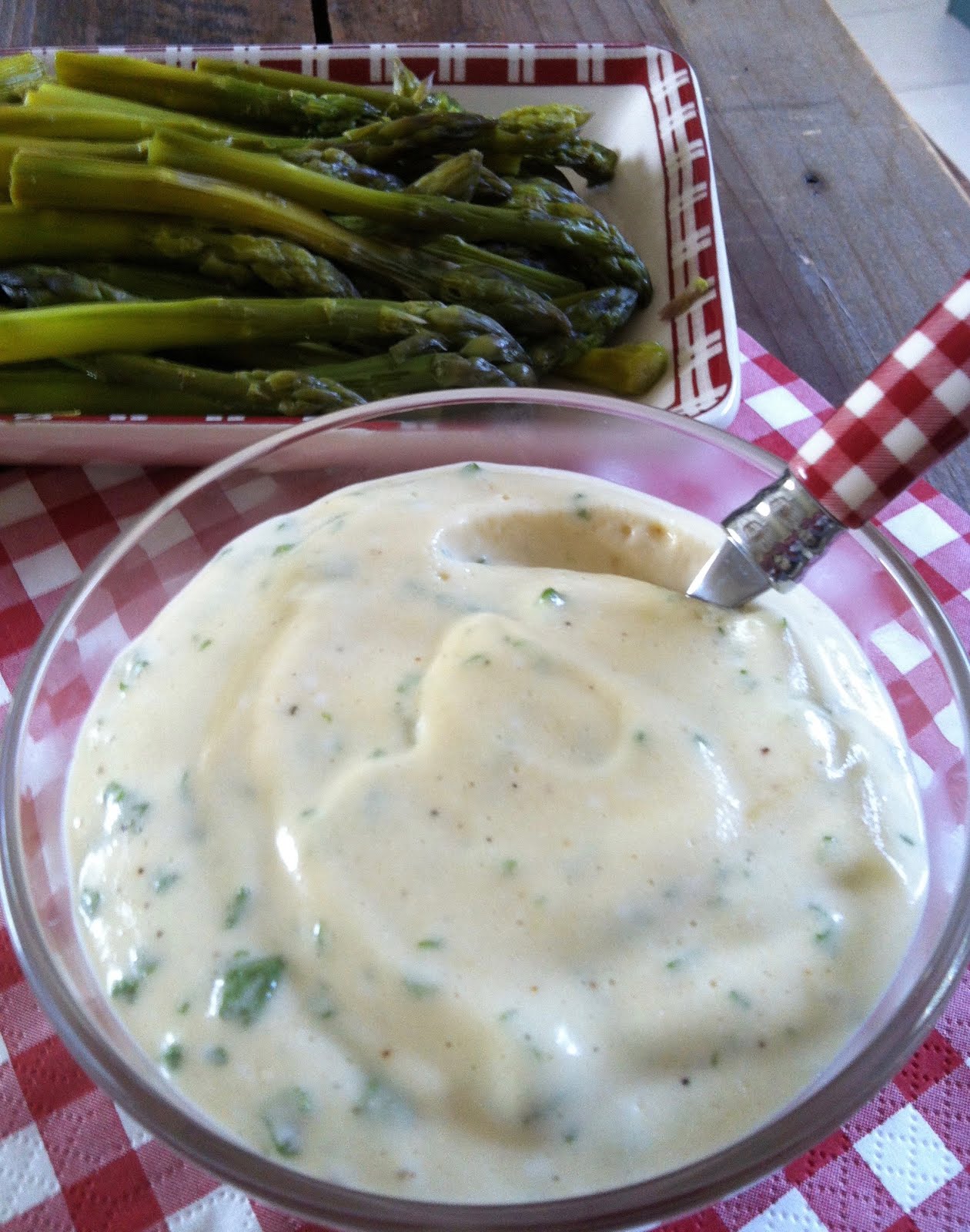 SAUCE MOUSSELINE POUR ASPERGES