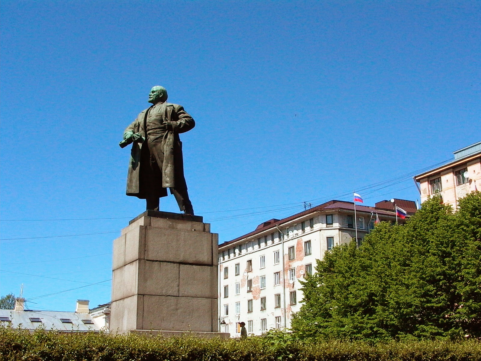 Памятник ленину на волге