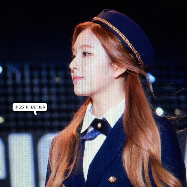 아이린 오늘 뮤뱅 제복 | 인스티즈