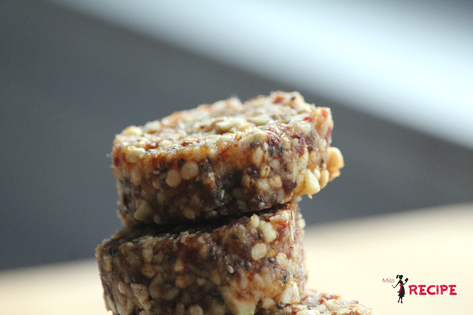 Biscuits sans cuisson amandes, citron et quinoa soufflé Raw lemon