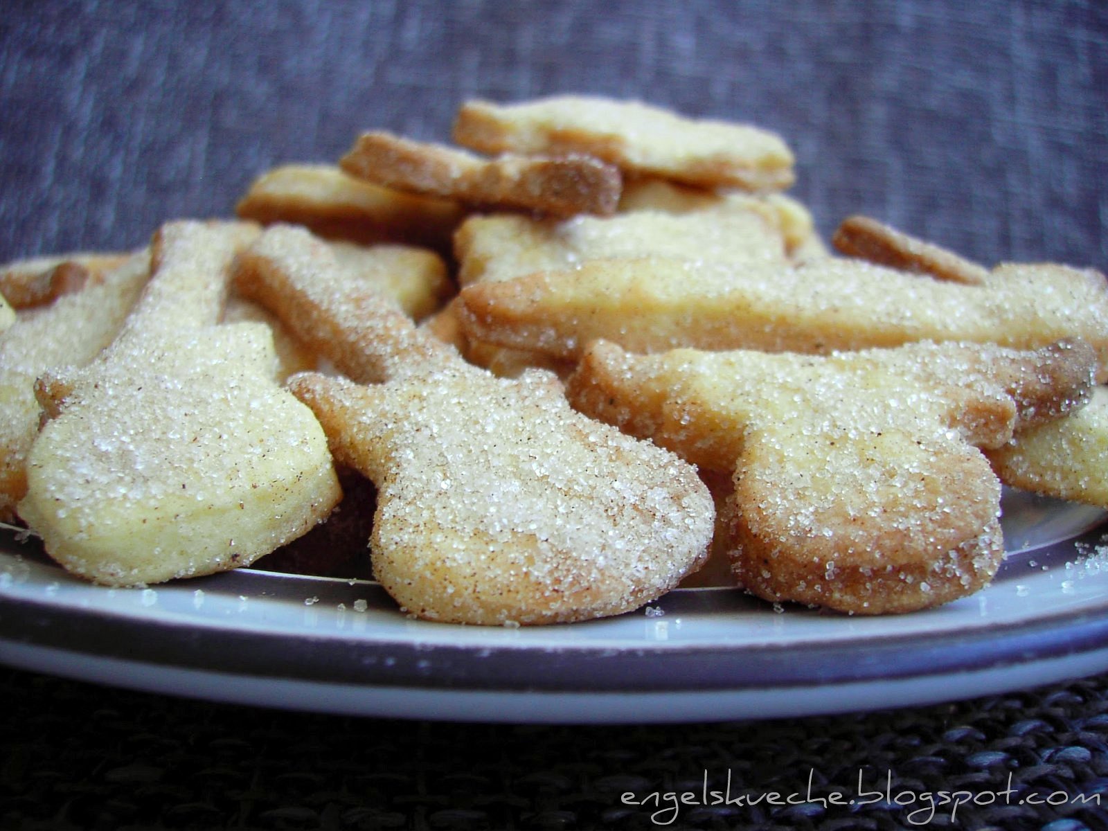 Essen aus Engelchens Küche: Butterplätzchen im Zimt-Zucker-Mantel