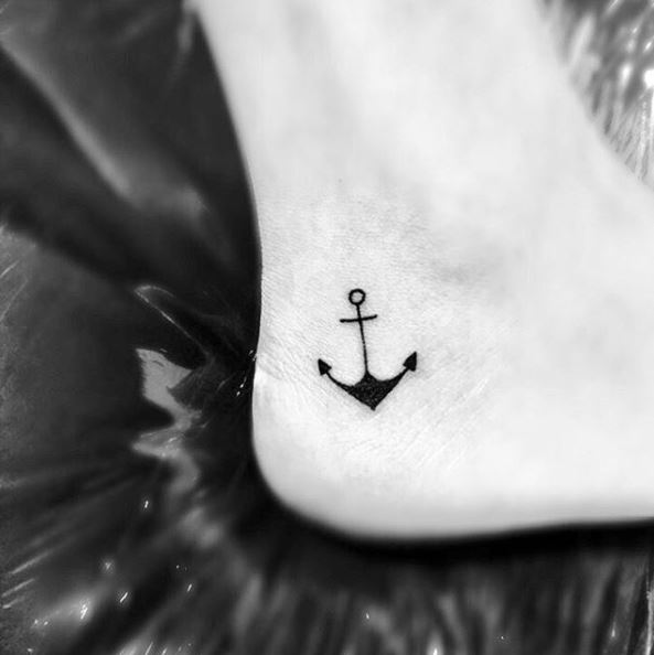 50+ Meaningful Anchor Tattoos For Guys (2019) Traditional Black Designs
