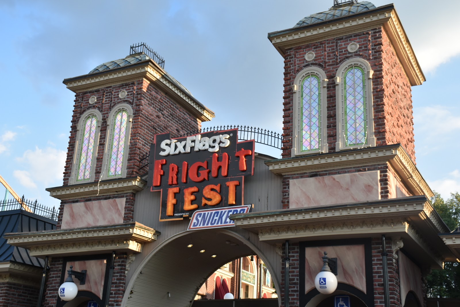 is-six-flags-fright-fest-too-scary-for-kids-a-mom-review