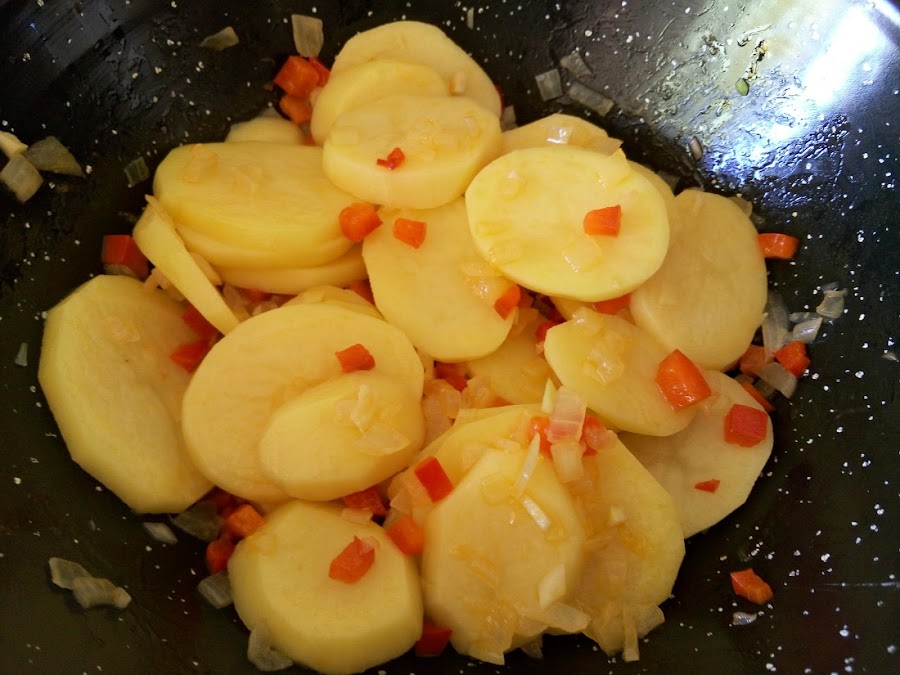 Guiso-patatas-con-bacalao