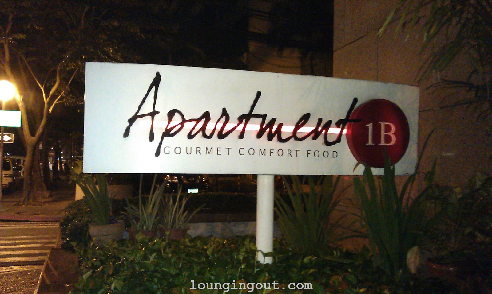 Lounging Out... Apartment 1B Gourmet Comfort Food