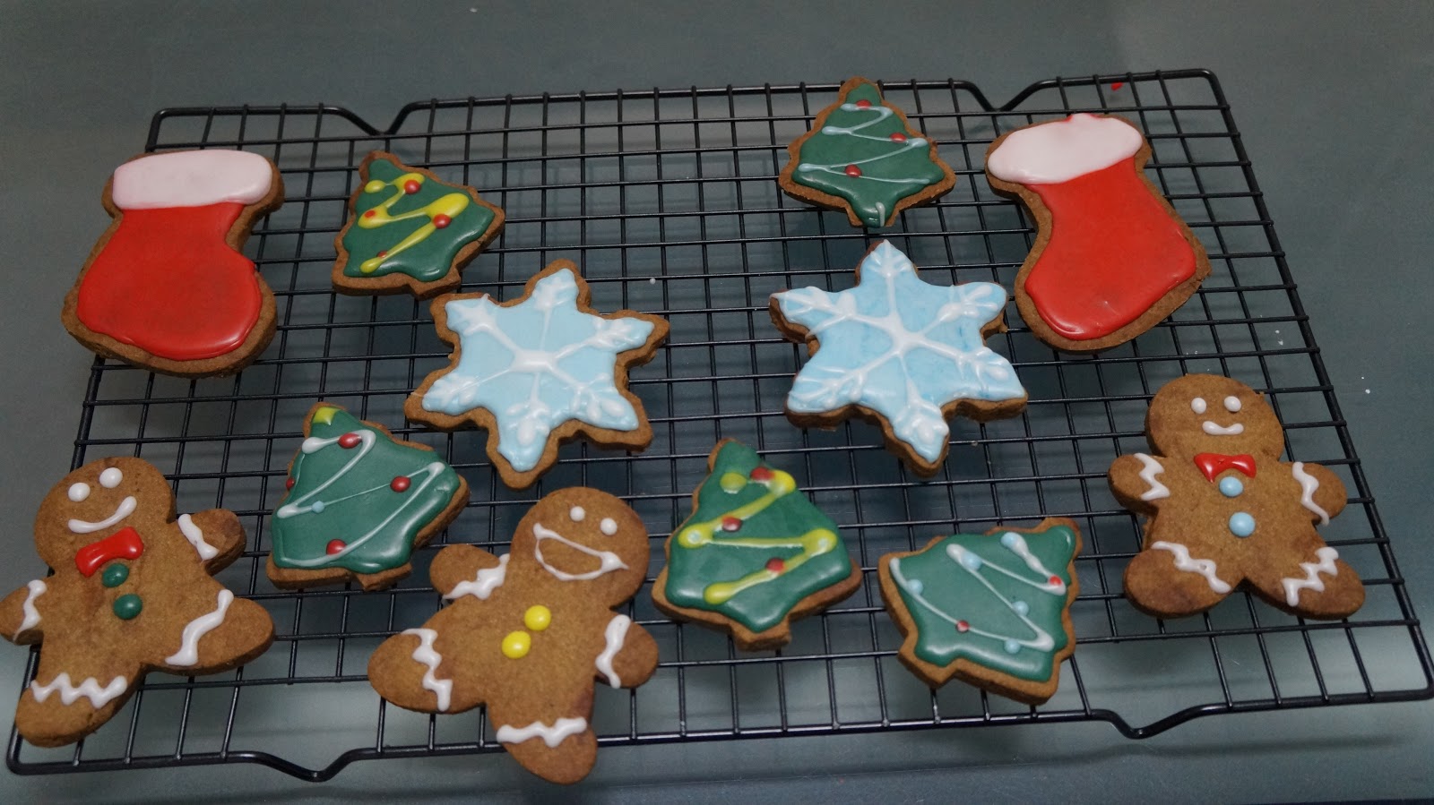 CAROB GINGERBREAD MEN Australian Carob Co.