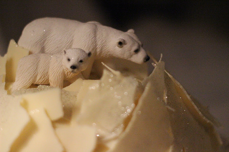 Procrastination mama polar bear cake