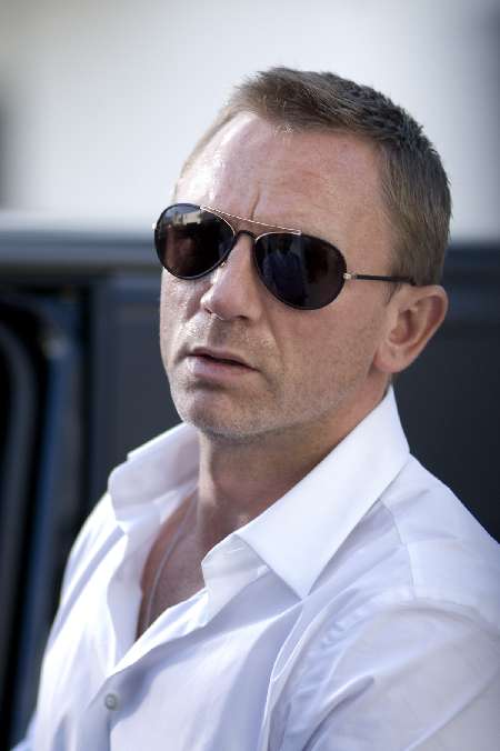 Hollywood Movie Database: Daniel Craig Pictures