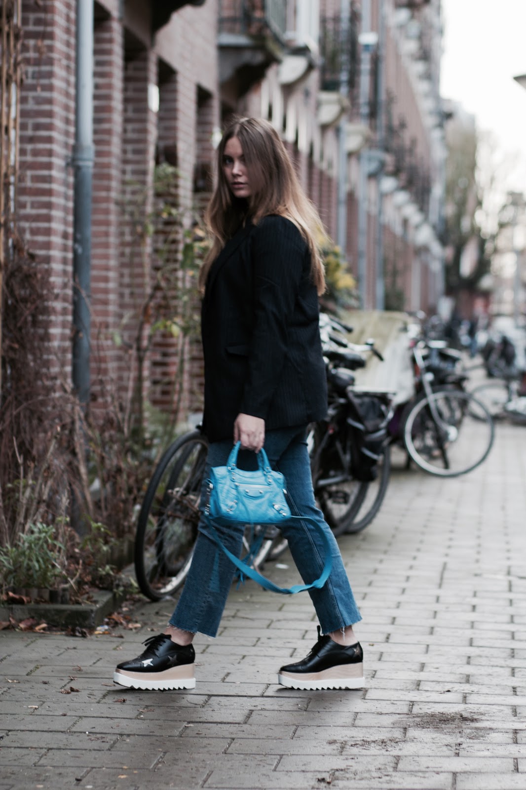 PIN STRIPE OBSESSED deau, blogger, dominique, candido, blazer, h&m, shirt, zadig et voltaire, jeans, h&m, stella mccartney, shoes, fashion, blogger, blog, mode