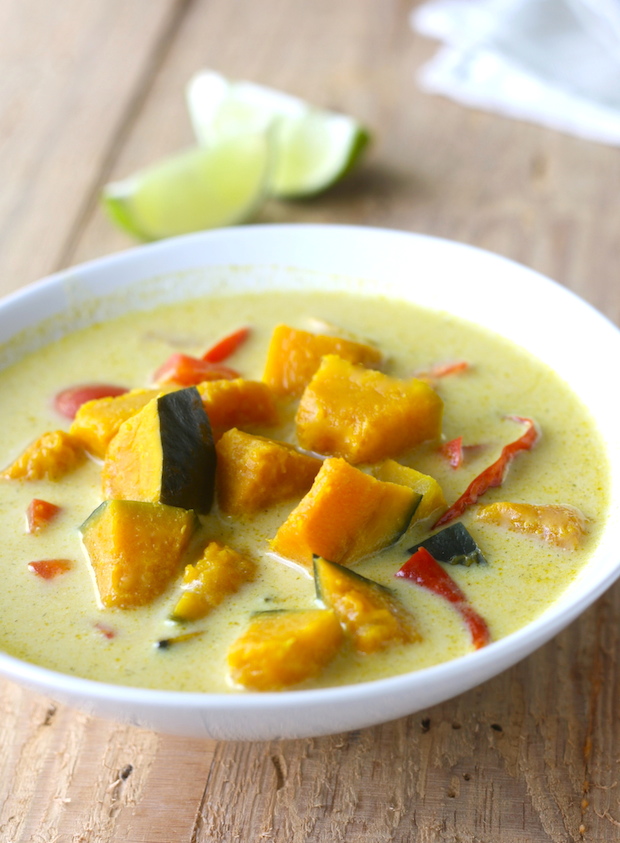 Thai coconut soup with kabocha squash recipe by SeasonWithSpice.com