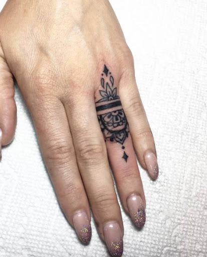 Legal esse anel de dedo de tatuagem