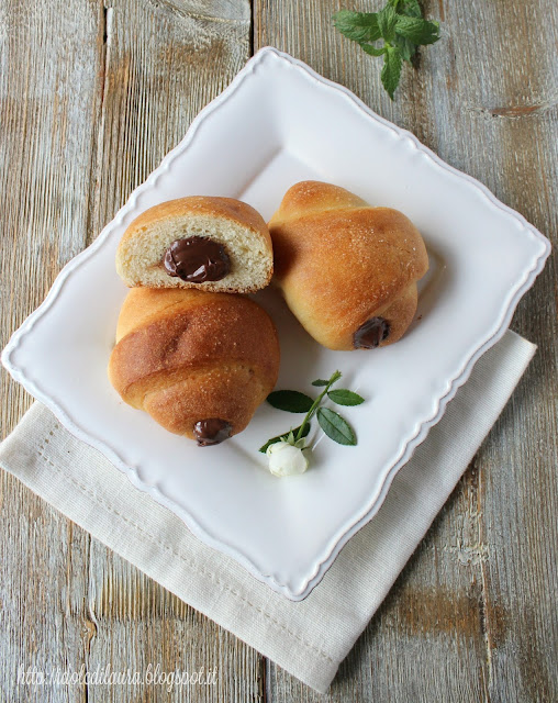 i dolci di laura Brioches al cioccolato (con il Bimby)