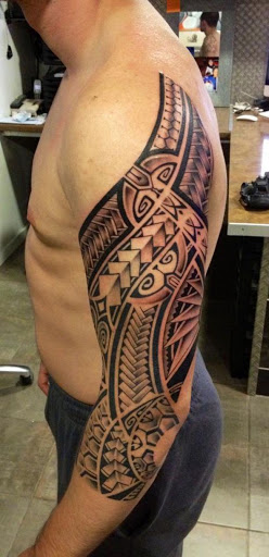 Possivelmente o melhor tecnicamente desenhada tatuagem tribal nunca fechou