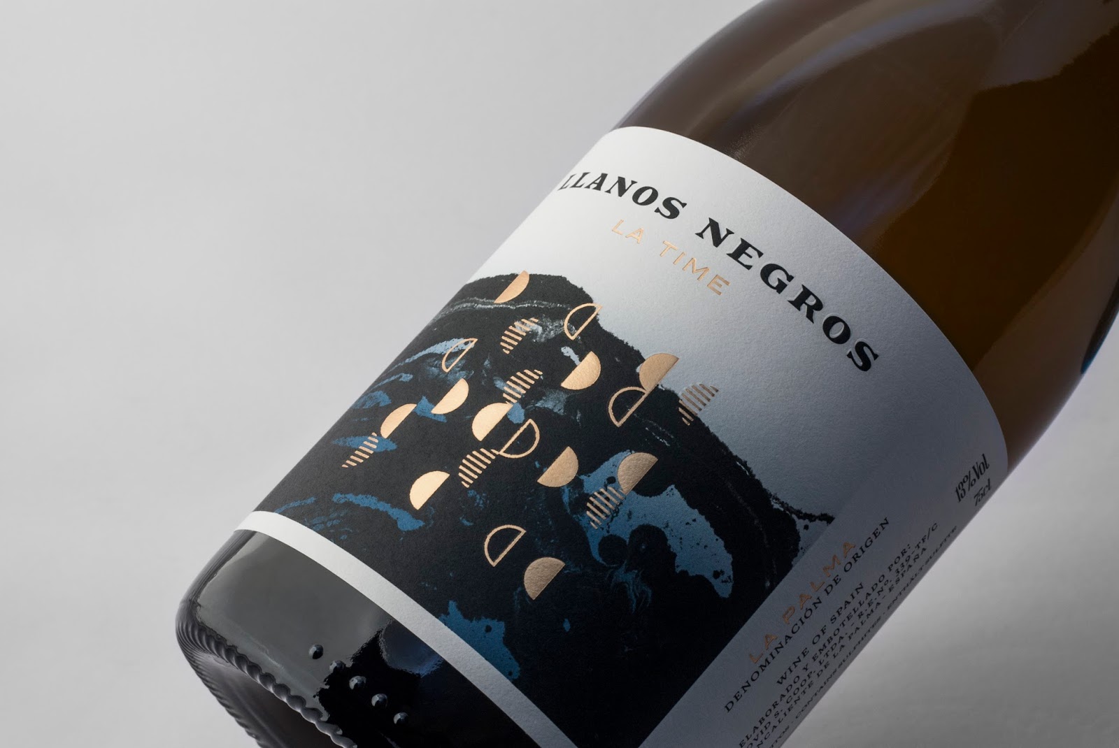 Llanos Negro label