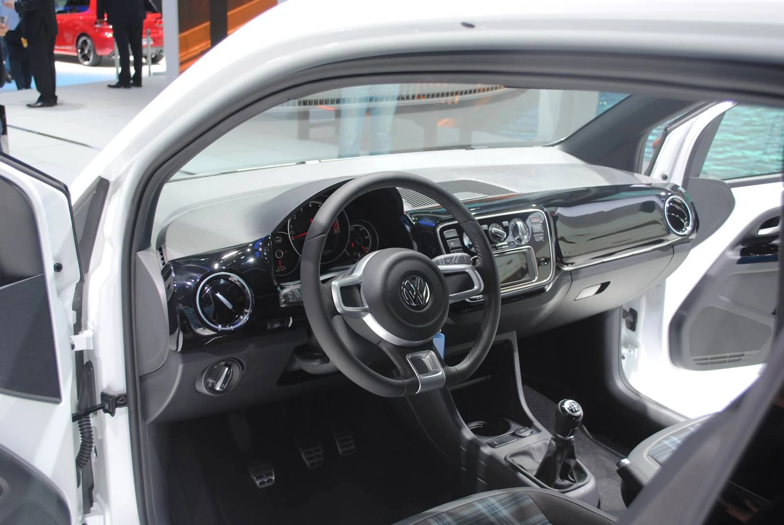 Volkswagen GT-up! Turbo - interior