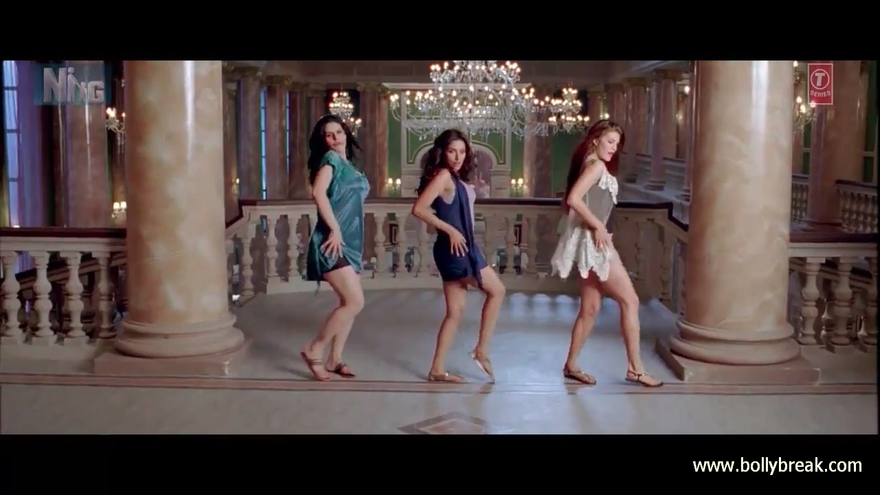 Jacquiline Fernandez Nighty Housefull 2 - Jacquiline Fernandez Nigthy Pics - Housefull 2 - Right now Song