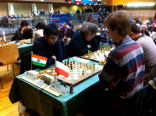 Ronde 7 - Le Polonais Jacek Tomczak (2555) s'incline face au jeune GMI indien Parimarjan Negi (2639)- Photo © Chess & Strategy 