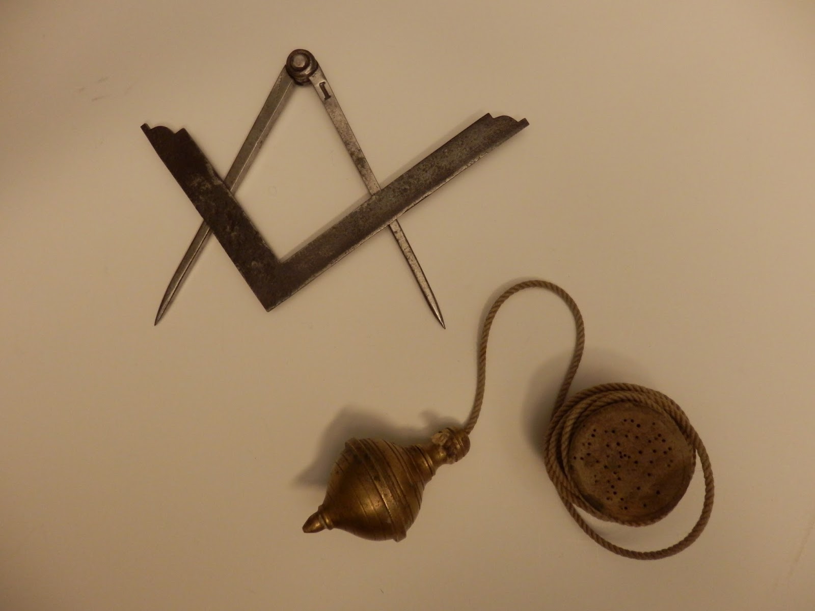 Les Outils De L Apprenti Franc Macon