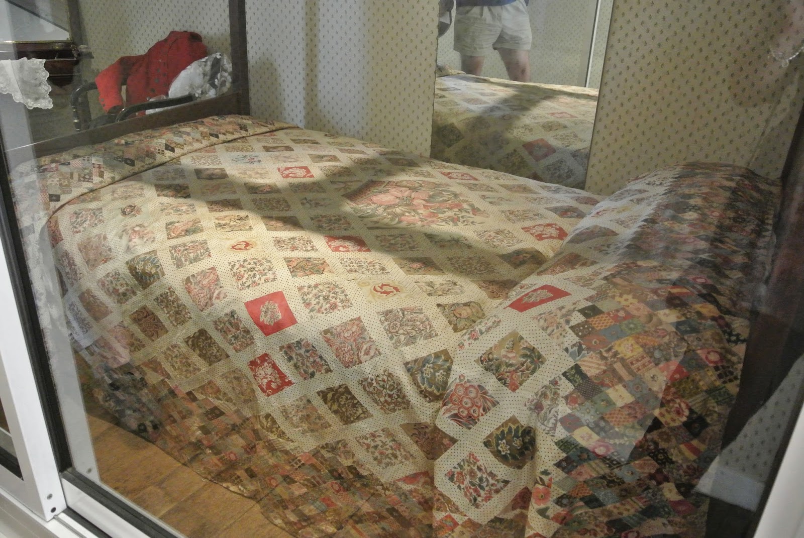 Sew many yarns Quilt Qwazy Queens