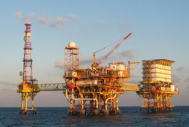 EPN anuncia nuevo yacimiento de gas y crudo en Veracruz...será explotado por extranjeros.
