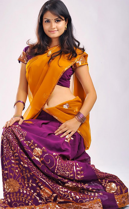 Hot Indian Bollywood Tamil South Bangladeshi Model Actress Aunties In Sari Bikini Cleavage