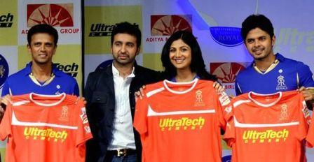 Shilpa Shetty Baby Bump - Pregnant Shilpa Shetty Unveil Rajasthan Royals Team Jersey 